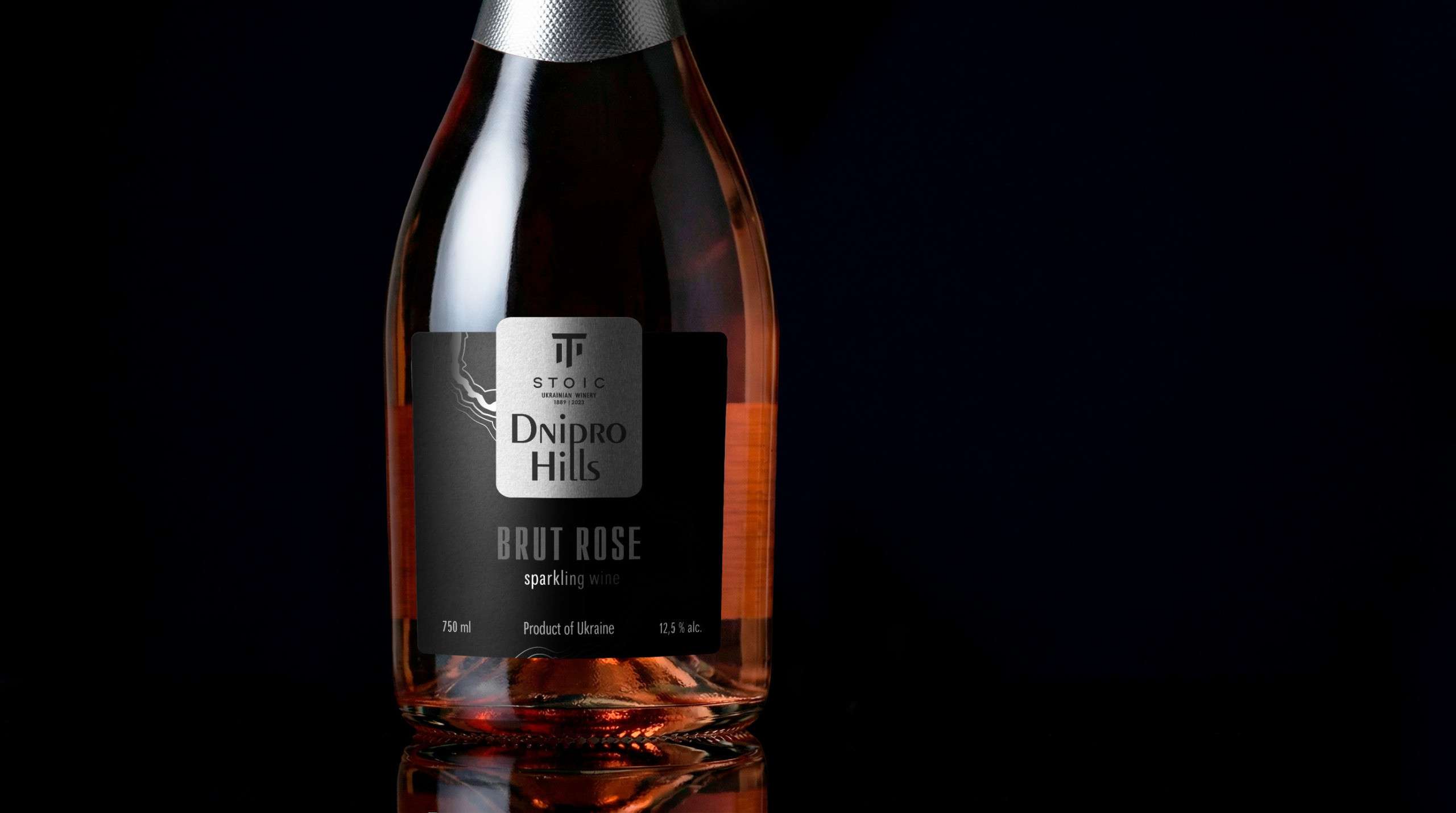 дизайн етикеток для ігристих вин ТМ Dnipro Hills від Stoic Winery